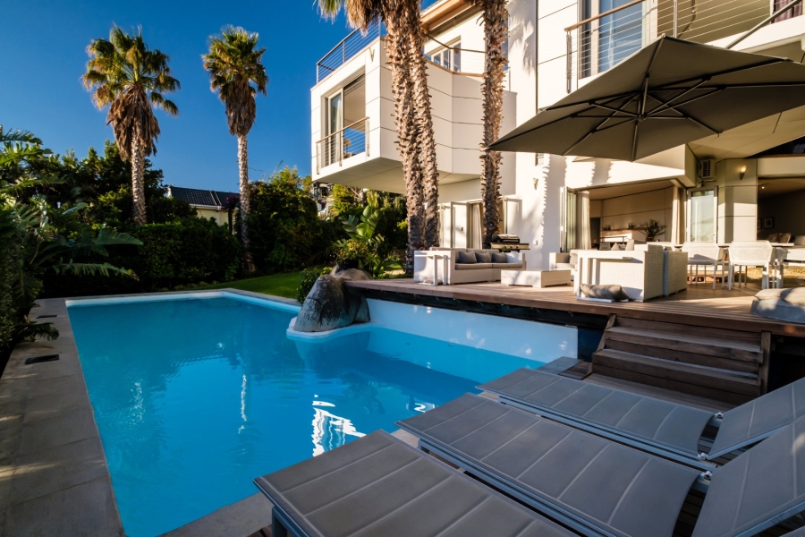 6 Bedroom Property for Sale in Camps Bay Western Cape